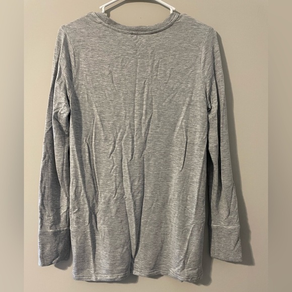 EUC - Athleta Long Sleeve Top - Gray - Size: Small - Excellent Condition - Picture 2 of 2